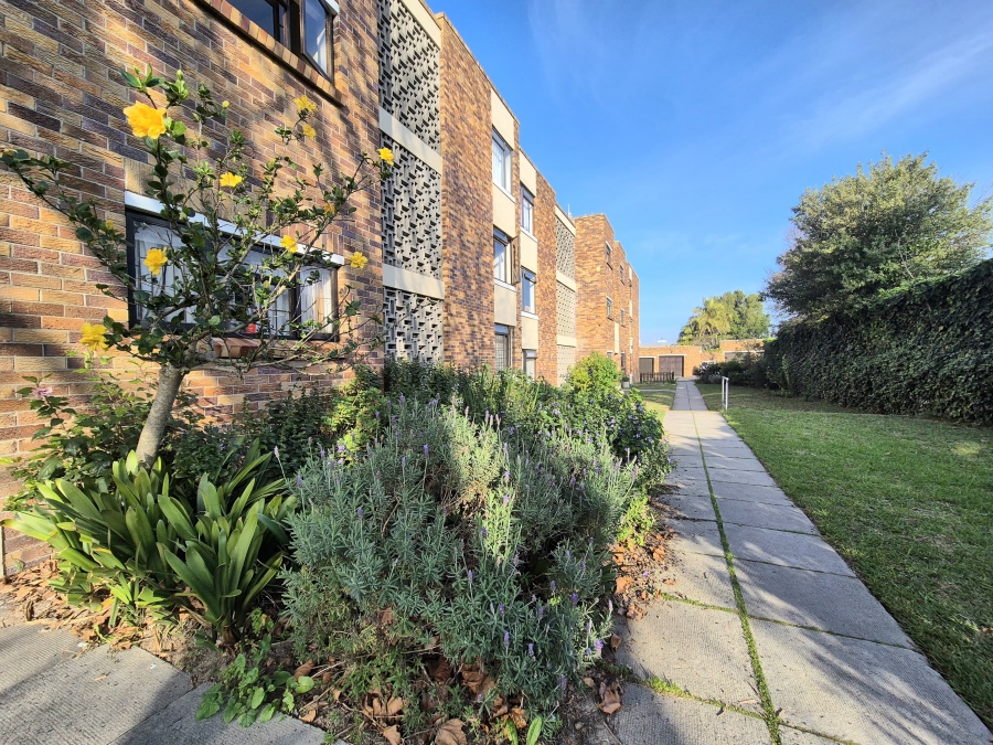 3 Bedroom Property for Sale in Wynberg Upper Western Cape